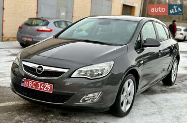 Хэтчбек Opel Astra 2010 в Ровно