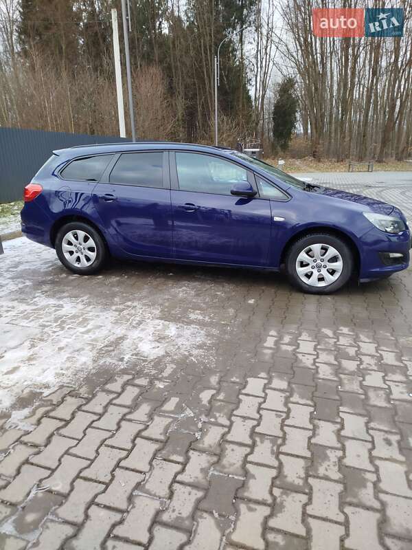 Универсал Opel Astra 2013 в Дрогобыче