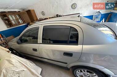 Седан Opel Astra 2005 в Коростене