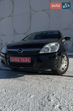 Універсал Opel Astra 2009 в Луцьку