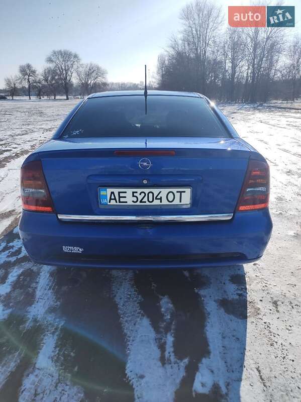 Купе Opel Astra 2002 в Вольногорске