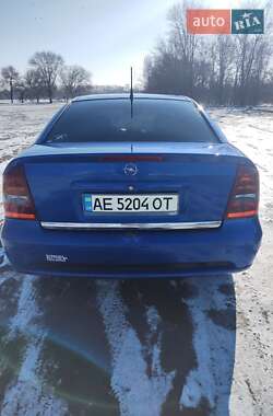 Купе Opel Astra 2002 в Вольногорске