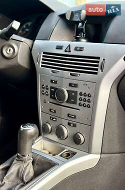 Универсал Opel Astra 2011 в 