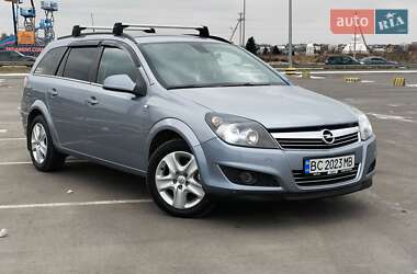 Универсал Opel Astra 2010 в 