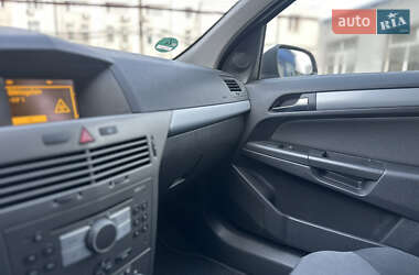 Универсал Opel Astra 2005 в Виннице