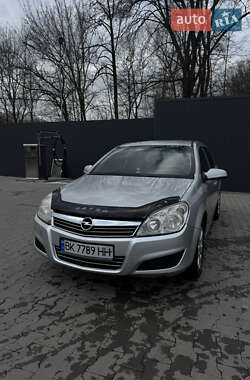 Универсал Opel Astra 2009 в Меденичах