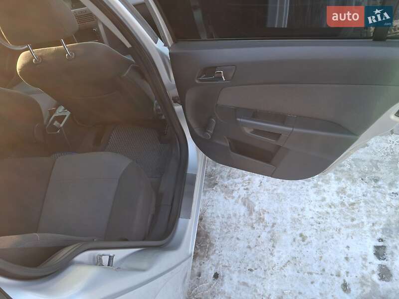 Универсал Opel Astra 2007 в Кропивницком