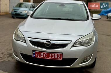 Хетчбек Opel Astra 2011 в Рівному