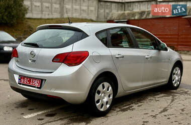 Хетчбек Opel Astra 2011 в Рівному