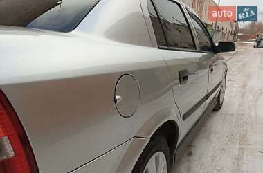 Седан Opel Astra 2004 в Сумах