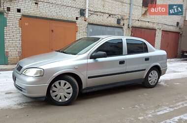 Седан Opel Astra 2004 в Сумах