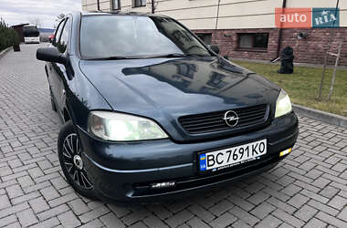 Седан Opel Astra 2005 в Золочеве