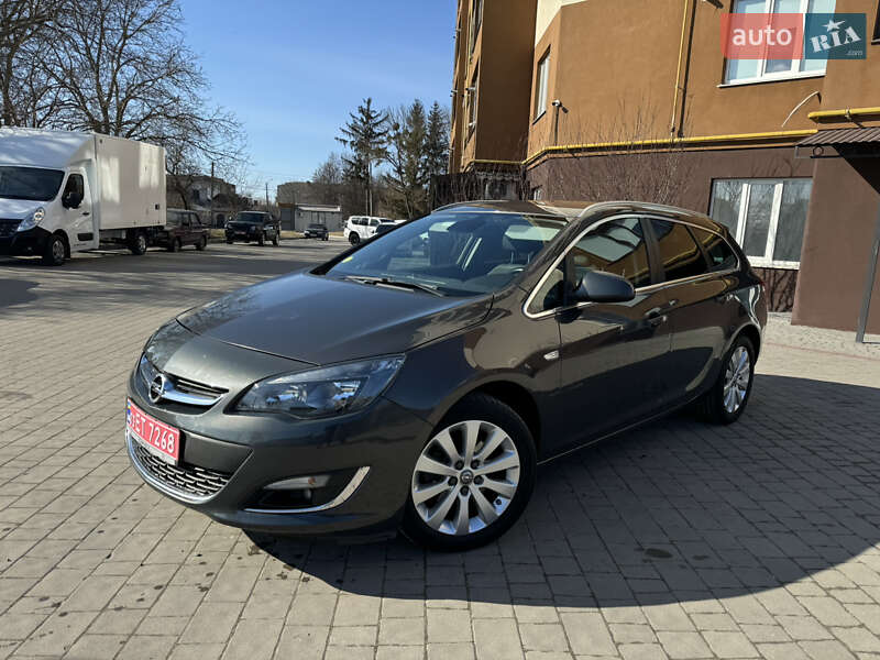 Универсал Opel Astra 2016 в Дубно