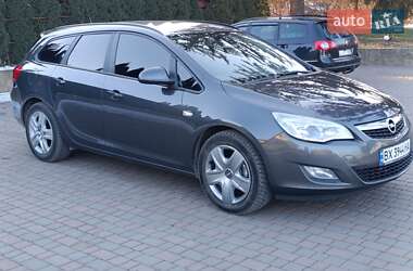 Универсал Opel Astra 2011 в 