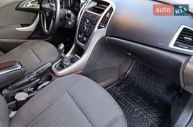 Универсал Opel Astra 2011 в 