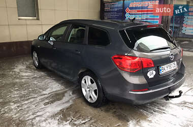 Універсал Opel Astra 2012 в Рівному