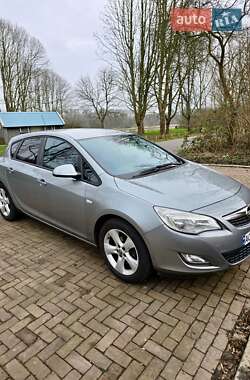 Хэтчбек Opel Astra 2010 в Луцке