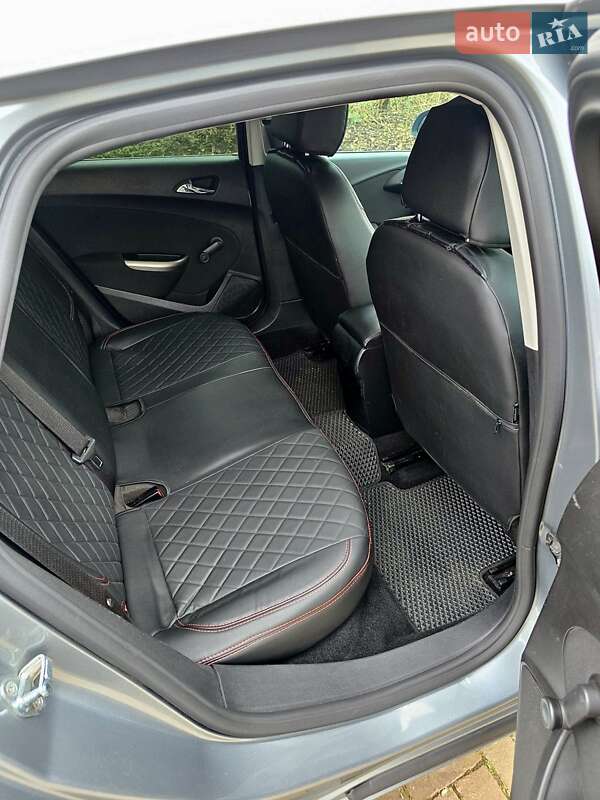 Хетчбек Opel Astra 2010 в Луцьку