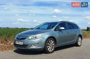 Универсал Opel Astra 2011 в 