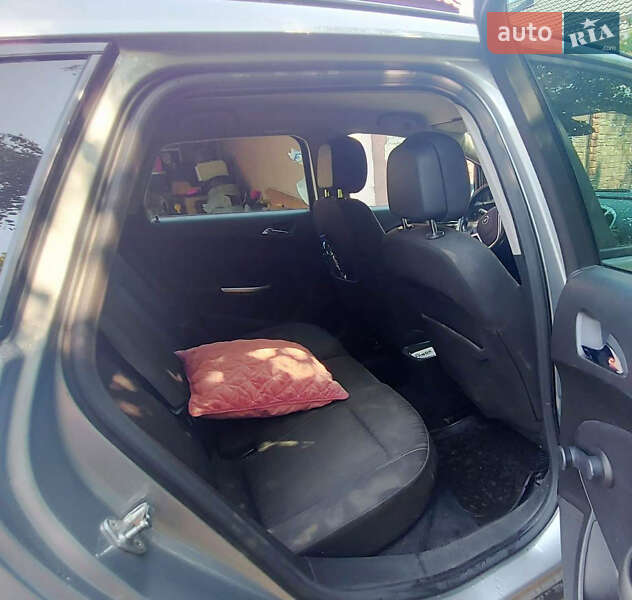 Универсал Opel Astra 2011 в Киеве