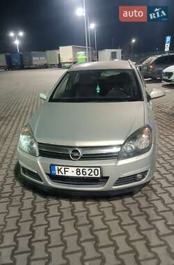 Універсал Opel Astra 2005 в Луцьку