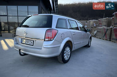 Универсал Opel Astra 2005 в Теребовле