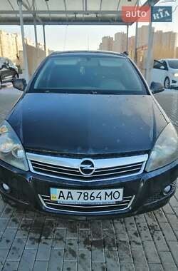 Універсал Opel Astra 2013 в Києві