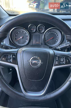Хэтчбек Opel Astra 2010 в 