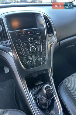 Хэтчбек Opel Astra 2010 в 