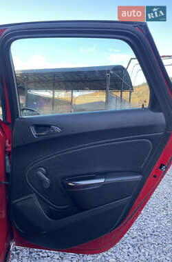 Хэтчбек Opel Astra 2010 в 