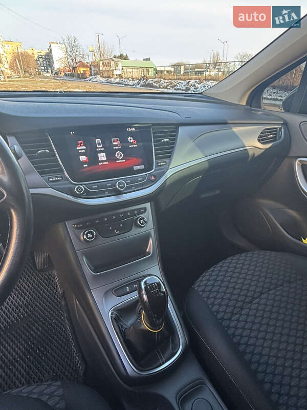 Универсал Opel Astra 2017 в Александрие
