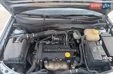 Хэтчбек Opel Astra 2006 в 