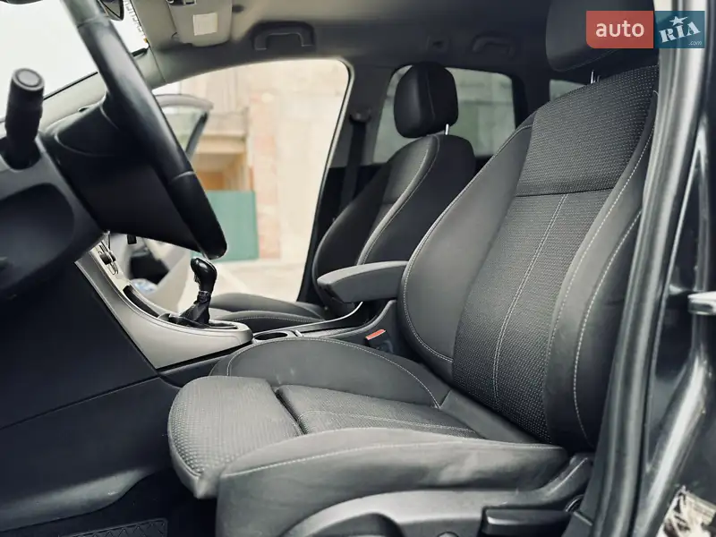 Універсал Opel Astra 2011 в 