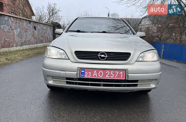 Седан Opel Astra 2008 в Староконстантинове