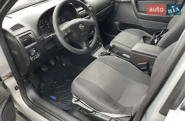 Седан Opel Astra 2008 в Староконстантинове