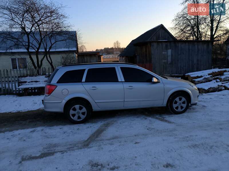 Универсал Opel Astra 2006 в Барановке