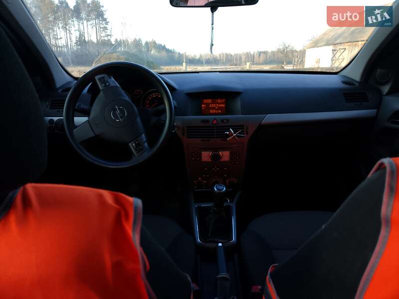Универсал Opel Astra 2006 в Барановке