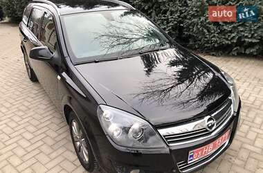 Універсал Opel Astra 2011 в Тульчині