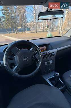 Универсал Opel Astra 2005 в 