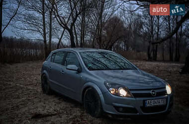 Хетчбек Opel Astra 2004 в Дніпрі