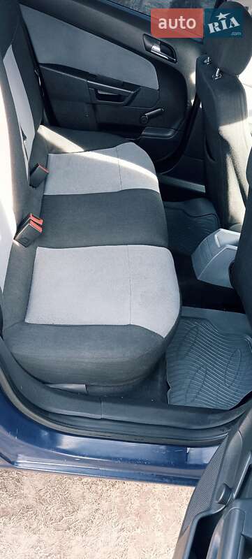 Универсал Opel Astra 2006 в Ивано-Франковске