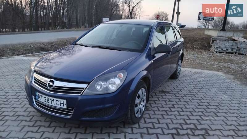 Універсал Opel Astra 2010 в 