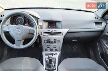 Універсал Opel Astra 2010 в 