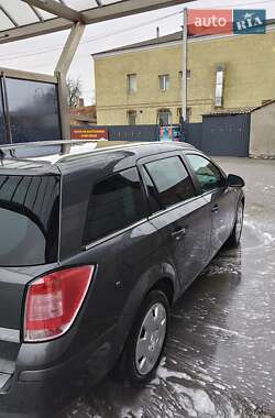 Универсал Opel Astra 2010 в 