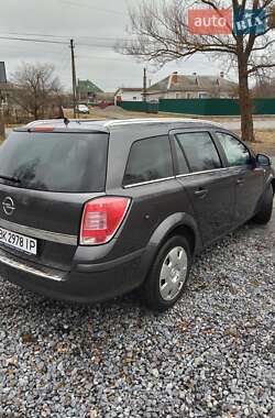 Универсал Opel Astra 2010 в 