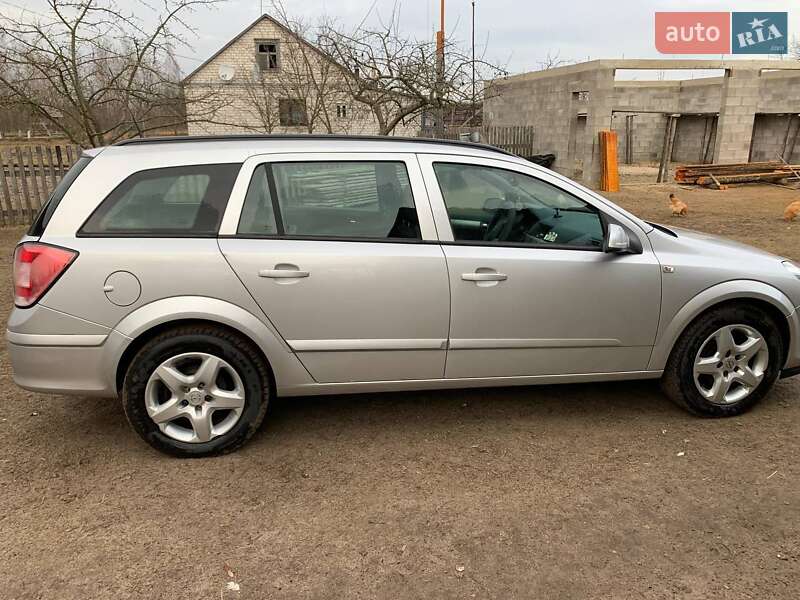 Универсал Opel Astra 2008 в Любешове