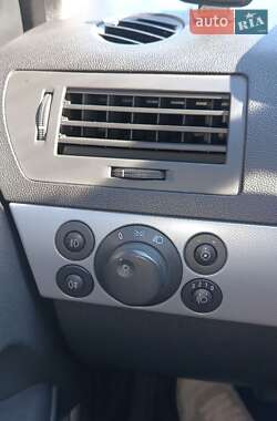 Хэтчбек Opel Astra 2006 в 