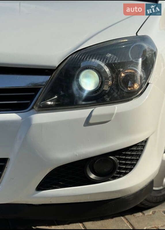 Универсал Opel Astra 2009 в Стрые