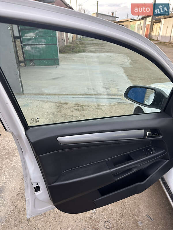 Универсал Opel Astra 2009 в Стрые