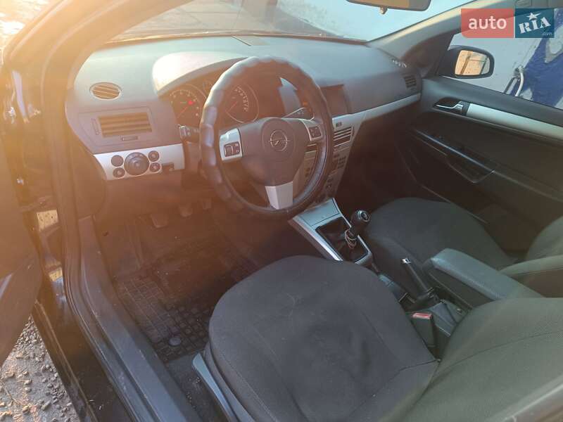 Универсал Opel Astra 2008 в Долинской